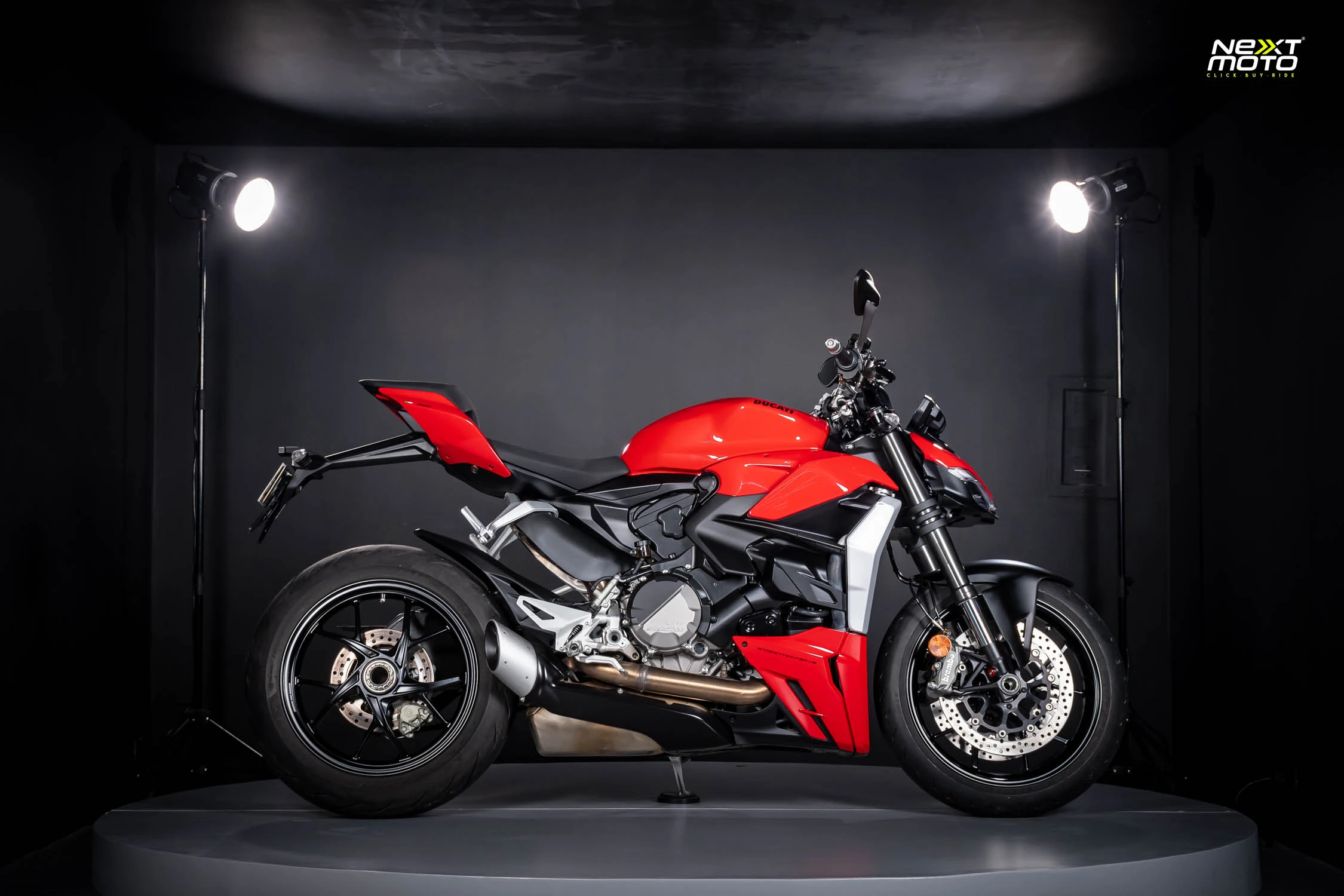 Ducati STREETFIGHTER V2 2025 #1015