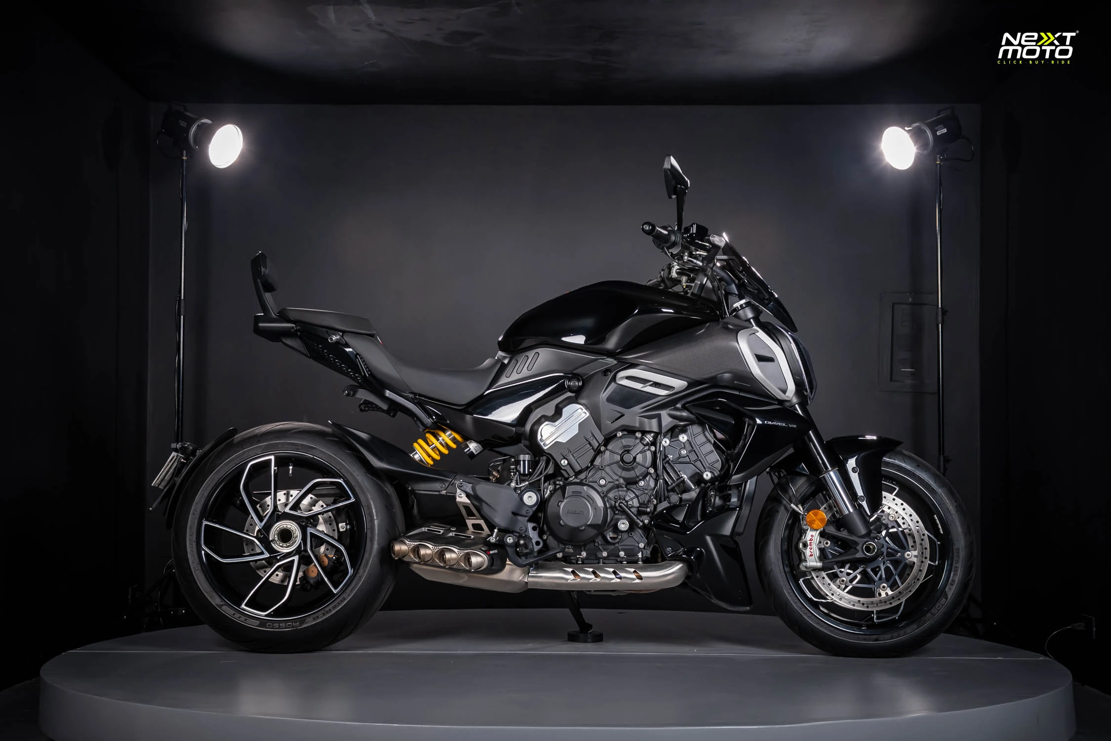 Ducati DIAVEL V4 2024 #1099
