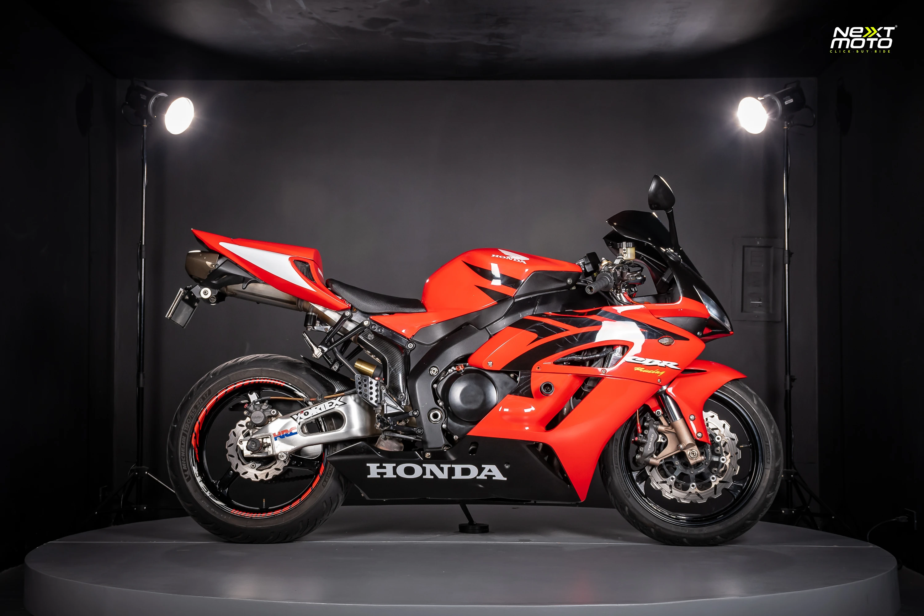 Honda CBR 1000 RR FIREBLADE 2004 #1163